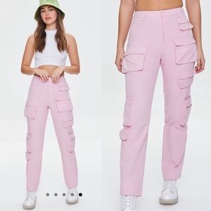 💕 Trending! NWT High-Rise Straight Leg Cargo Pants